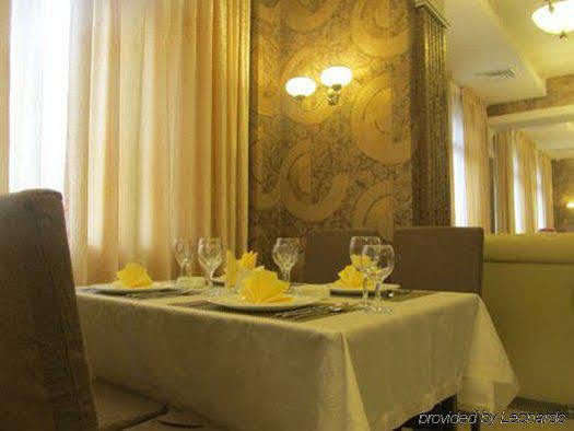 Golden Palace Hotel 3*